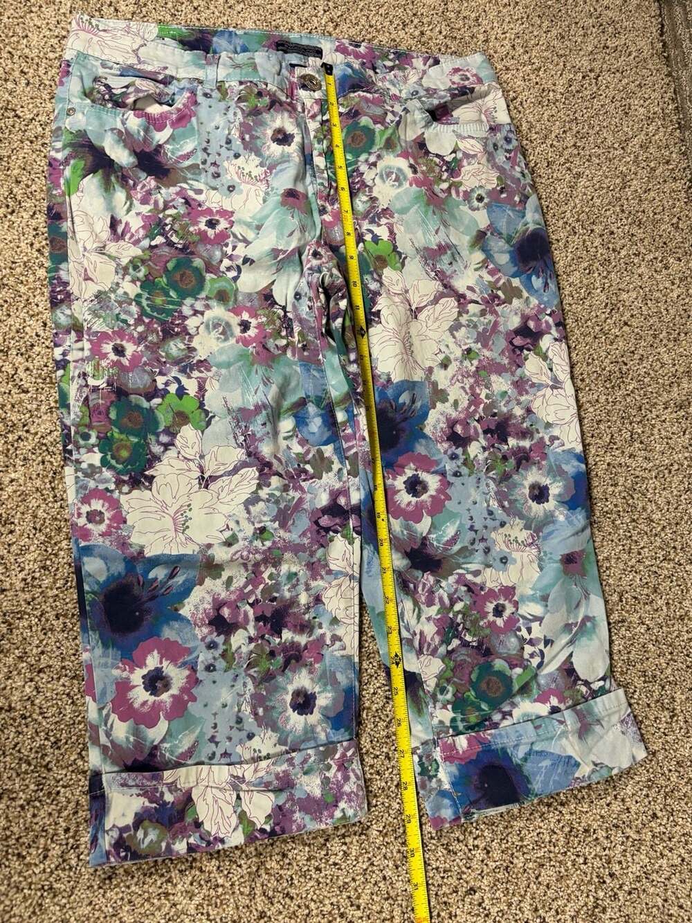 Bandolino Women's Floral Print Cuffed Capri Pants Size 14 Multi-Color 184